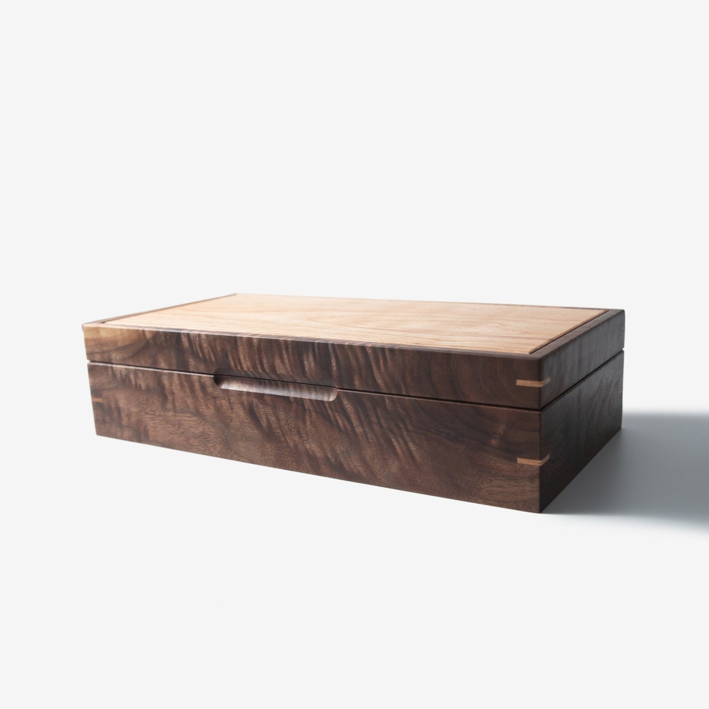Handmade Watch Box Black Walnut and Oak 8 Compartments - Veloce - The App For Watch Collectors