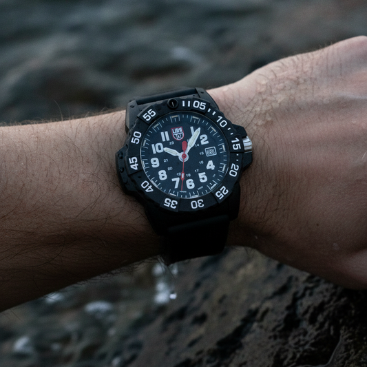 Luminox Navy Seal Rubber Strap Black Dial Quartz Diver's XS.3501.F 200M Men's Watch — lifestyle