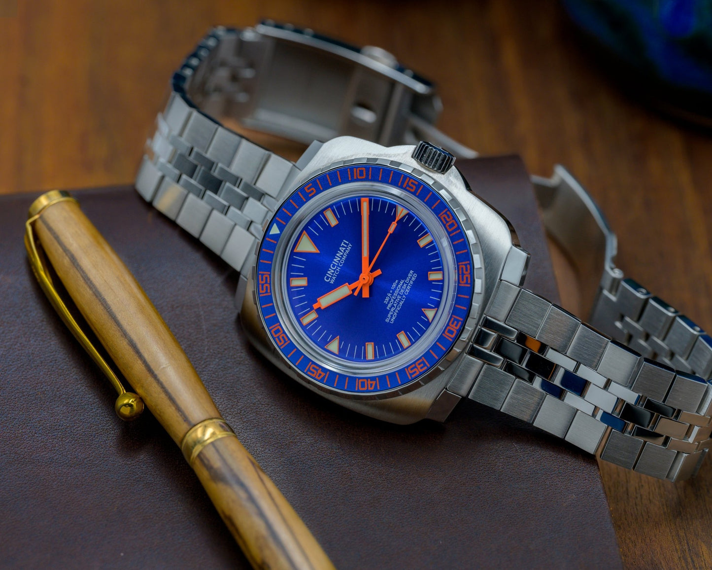 Desk Diver Professional Electric Blue Swiss Heritage - Veloce - The App For Watch Collectors