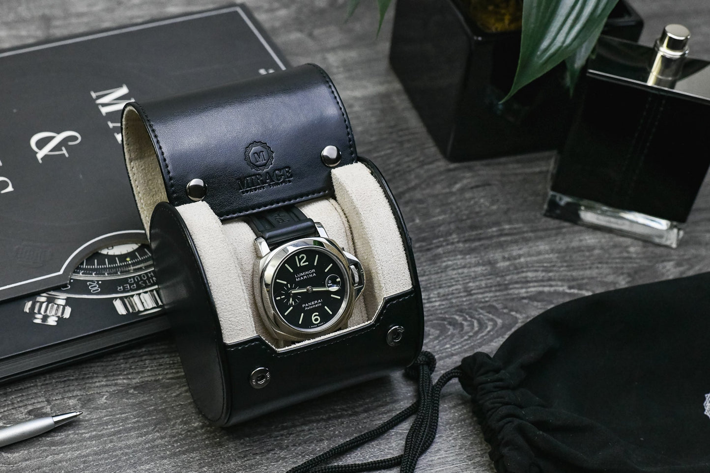 1 Watch Case - Jade Black (Ivory White)