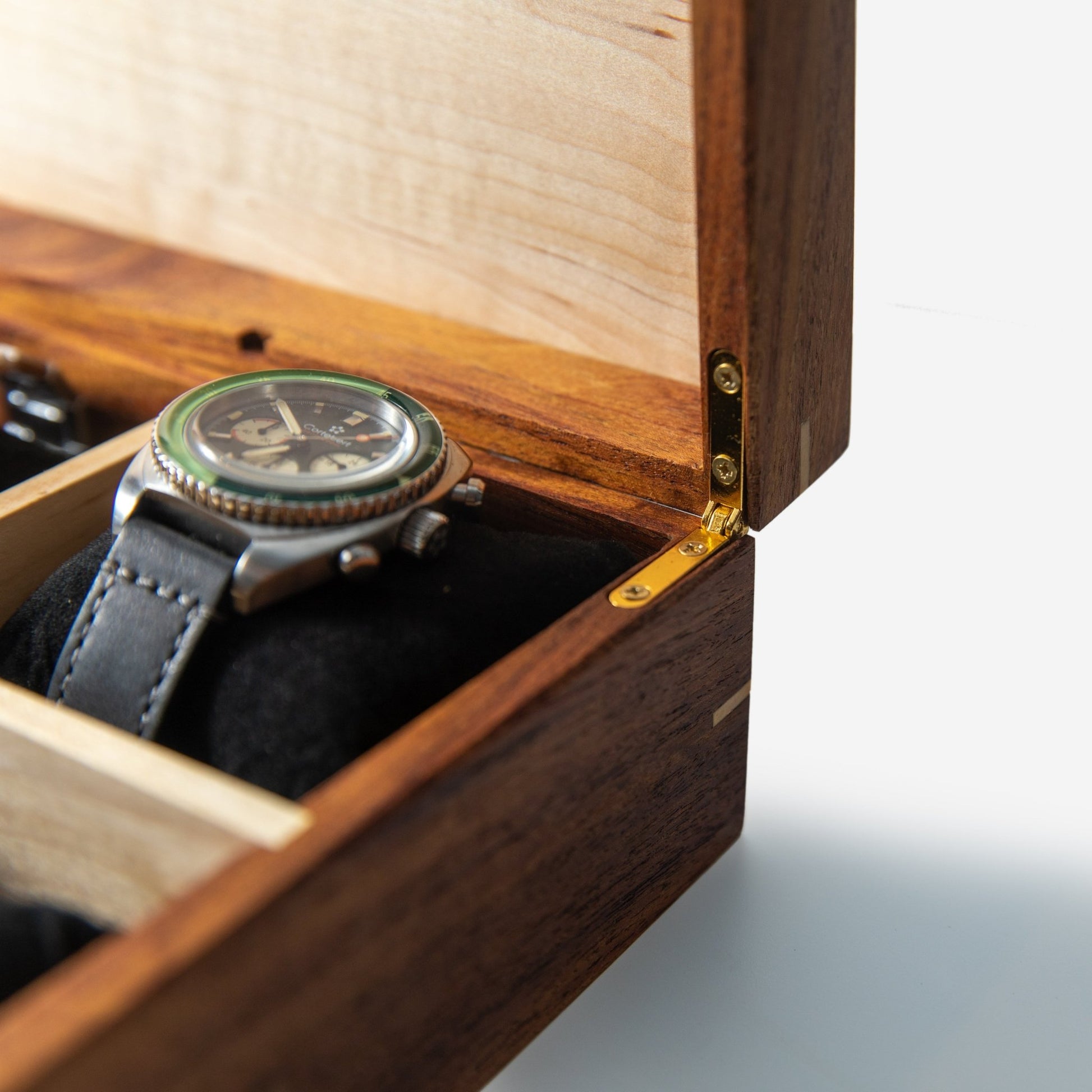 Desert Mesquite and Curly Maple Watch Box 8 Compartments - Veloce - The App For Watch Collectors