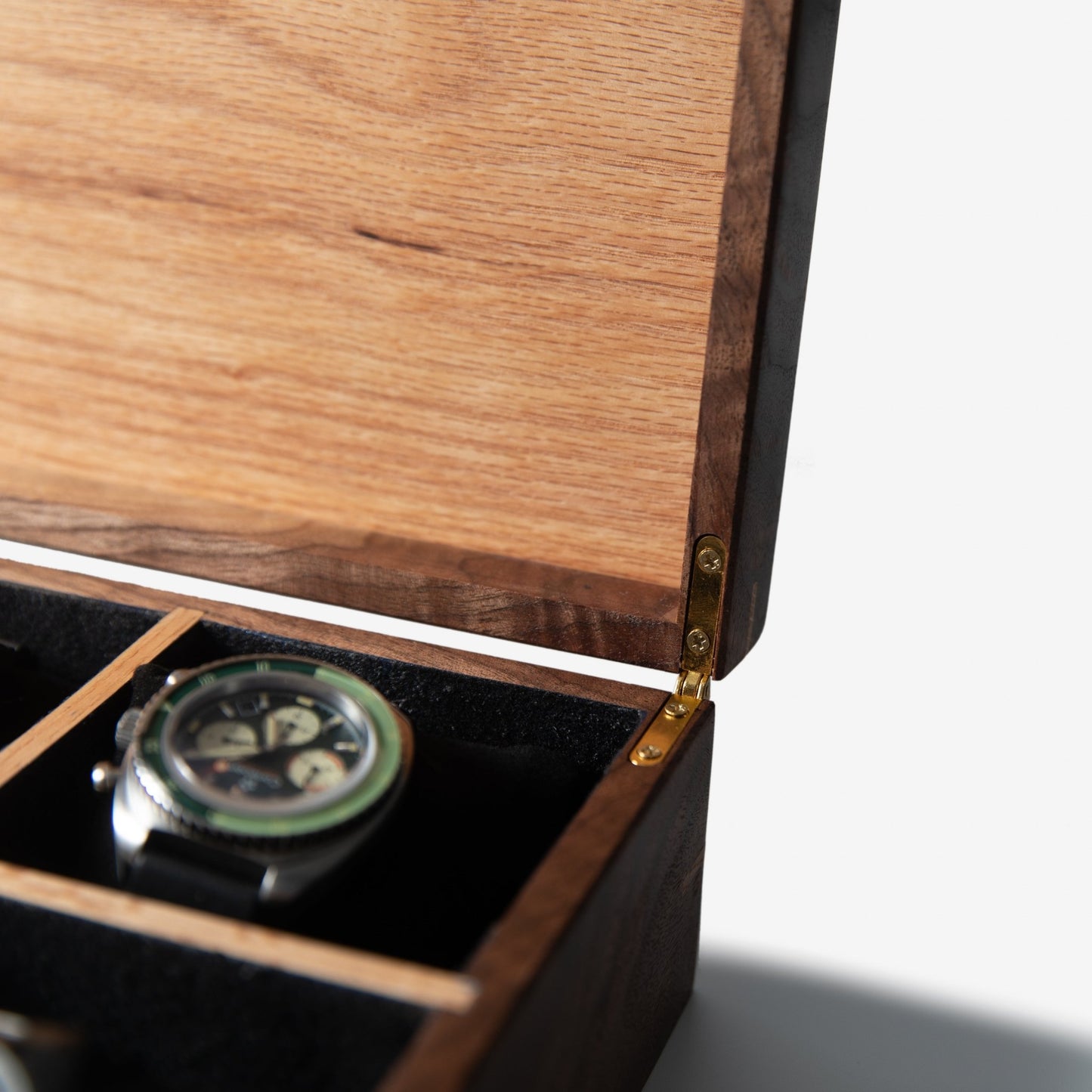 Handmade Watch Box Black Walnut and Oak 8 Compartments - Veloce - The App For Watch Collectors