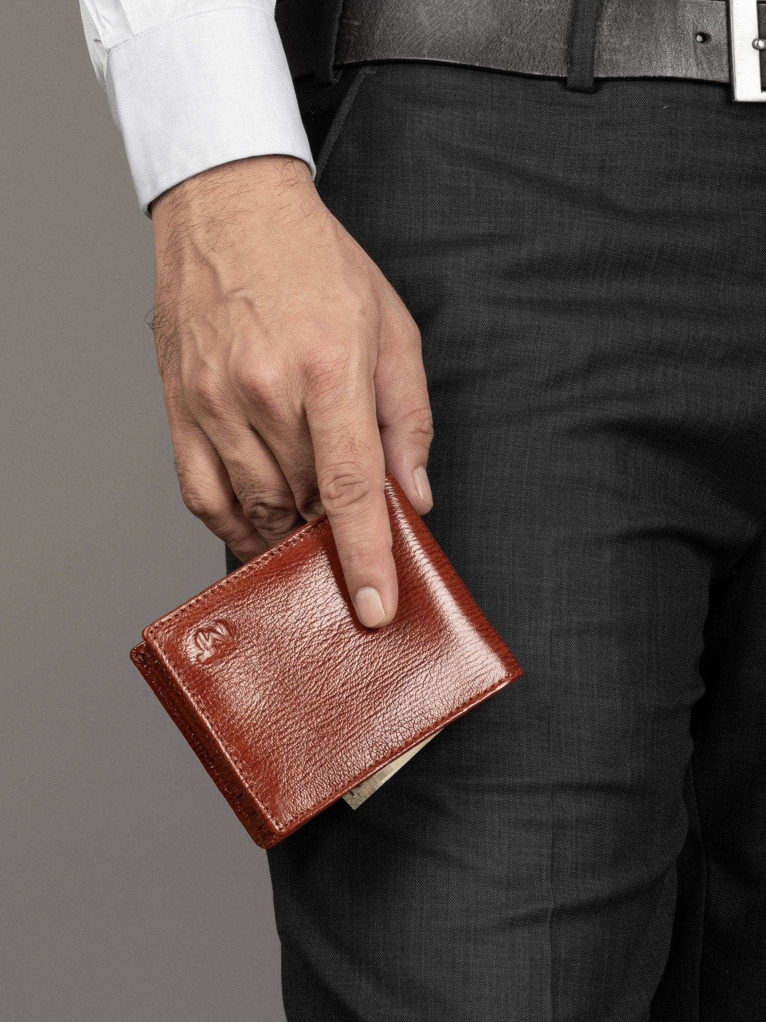 Tan Classic Men's Wallet - Veloce - The App For Watch Collectors