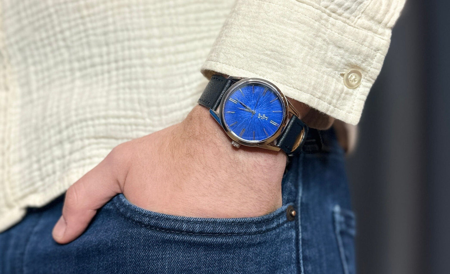 Blue Sunburst Watch With Quick Release Interchangeable Straps - Veloce - The App For Watch Collectors