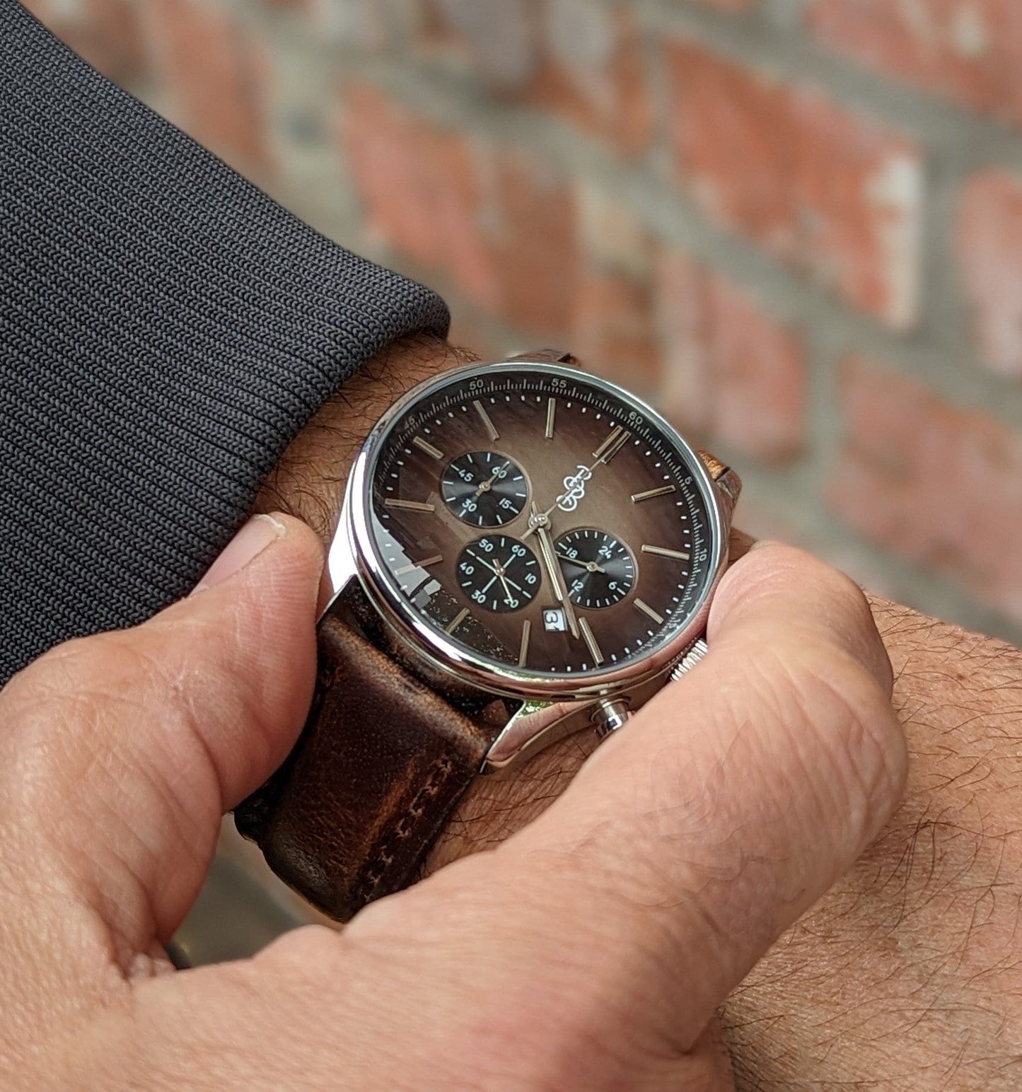 Brown Retro Chronograph Watch With Quick Release Straps - Veloce - The App For Watch Collectors