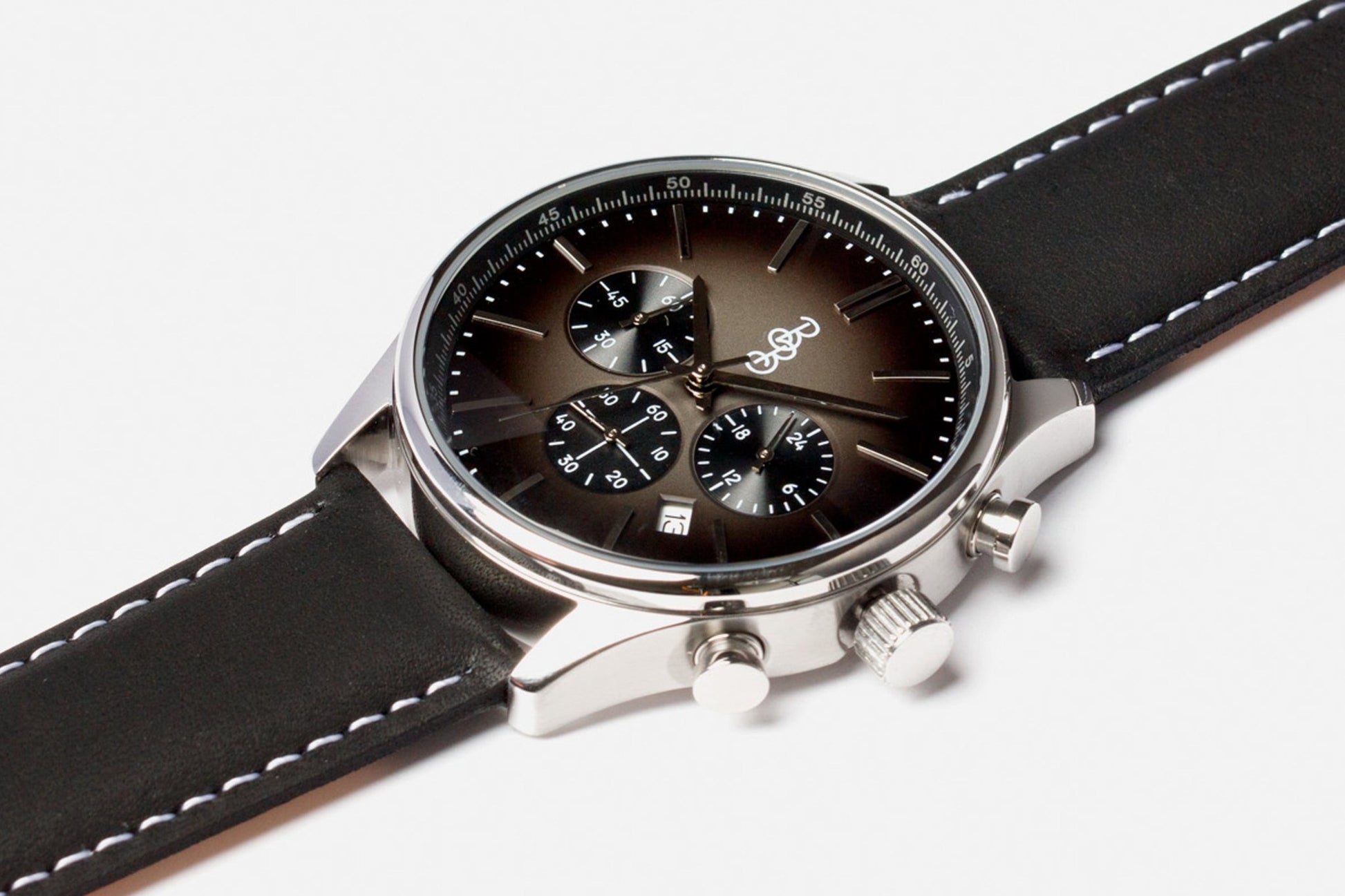 Gray Retro Chronograph Watch With Interchangeable Straps - Veloce - The App For Watch Collectors