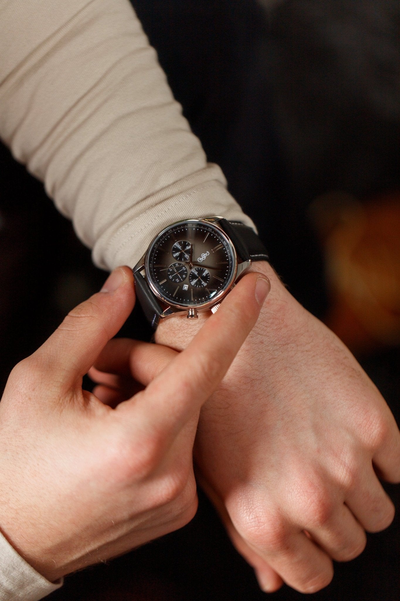 Gray Retro Chronograph Watch With Interchangeable Straps - Veloce - The App For Watch Collectors